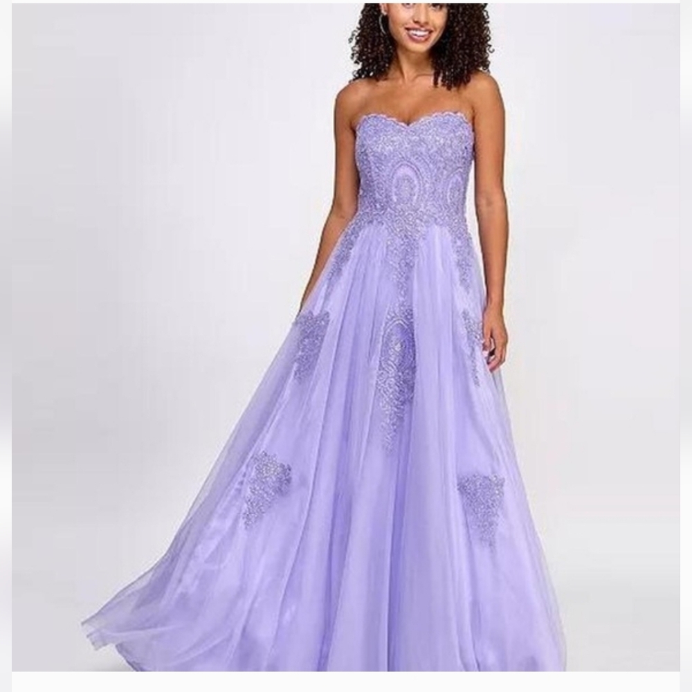 Elegant Strapless Lavender Evening Dress